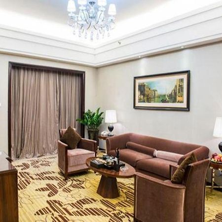 Country Garden Phoenix Hotel Maoming Exterior foto