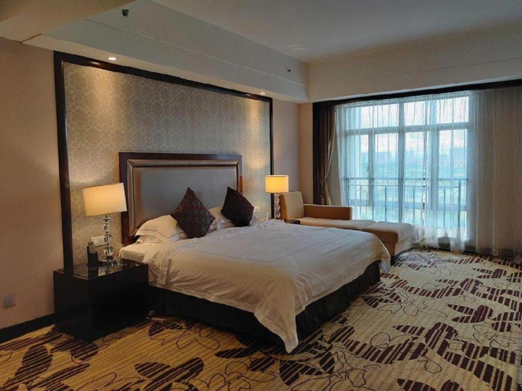 Country Garden Phoenix Hotel Maoming Exterior foto